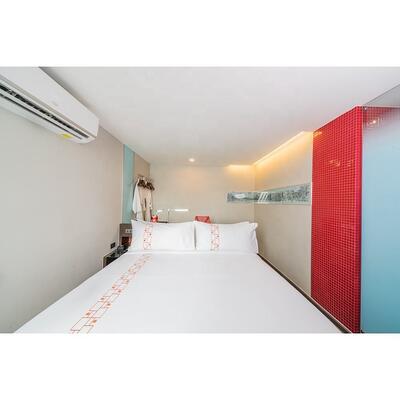 Vib by Best Western Hotel Furniture Guest Room Wardrobe Bed Base Headboard Chairs Sofa Liquidation Hotel Bedroom Furniture