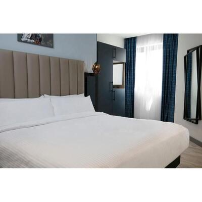 Sadie Best Western Hotel Liquidates Wholesale Wood Furniture for Guest Rooms Wardrobe Bed Base & Sofa