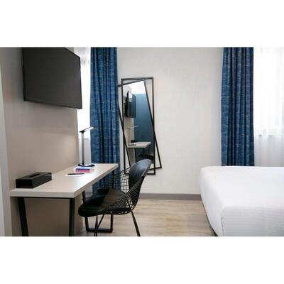 Sadie Best Western Hotel Liquidates Wholesale Wood Furniture for Guest Rooms Wardrobe Bed Base & Sofa
