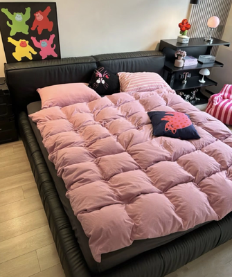 Factory Price Songdesign Luxury Solid Wood Modern Bedroom Furniture Set for Five-Star Hotels Schools Apartments Customized
