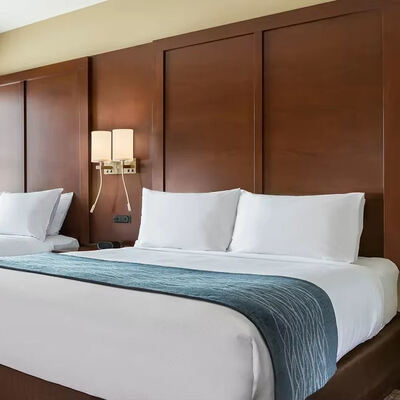 Hot Sell Comfort Inn Antique Wood Furniture Commercial Solid Wood Standard Bed Hotel Furniture Cheap Hotel Bedroom Set