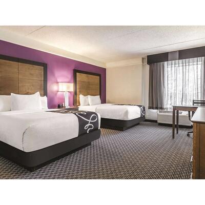 La Quinta Inn & Suites 3 Star Durable Hotel Room Furniture Renovation Executive King Queen Suites Modern Hotel Room Furniture