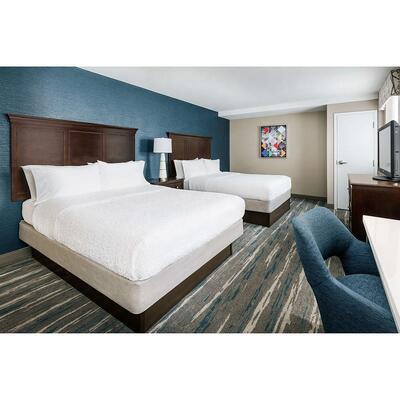Factory Sale Hampton Inn Hilton Economy Hotel Room Furniture Accessible Boutique Casegoods Queen King Suites Hotel Bedroom Sets