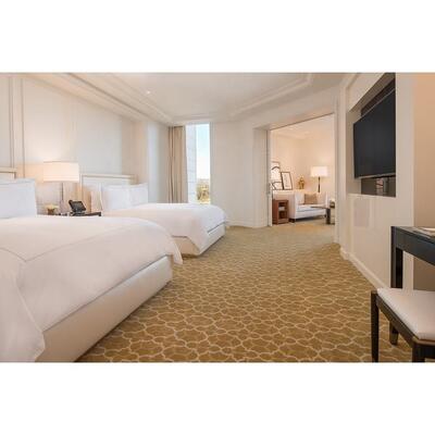Factory Sale Signia by Hilton Boutique Wood Hotel Furniture King Size Bed Frame Luxury Hotel Furniture