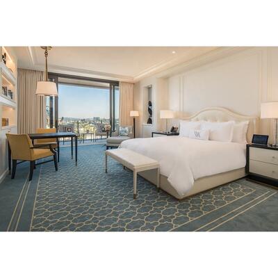 Factory Sale Signia by Hilton Boutique Wood Hotel Furniture King Size Bed Frame Luxury Hotel Furniture