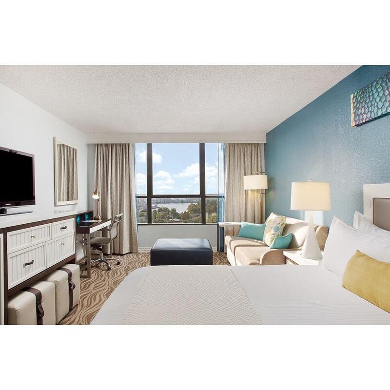 Wyndham Hotels and Resorts Luxury Room Furniture Set High King Headboard and Nightstand Full Apartment Wood Furniture