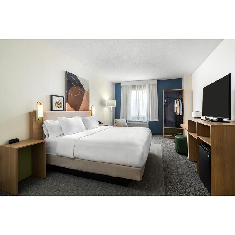 Spark Hilton 2025 Modern Design Hotel Bedroom Sets Premium Economy Guest Room Furniture with Soft Wooden Casegoods
